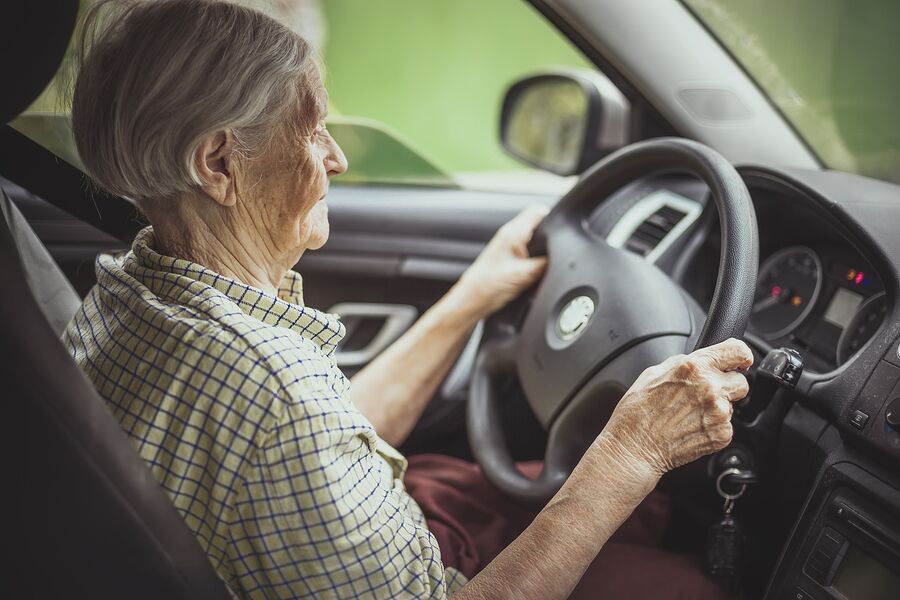 Home Health Care in Goodyear AZ: Senior Driving